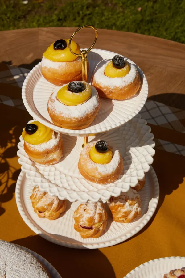 Alzatina per dolci 3 pianiu00a0 in porcellana lavorata a mano