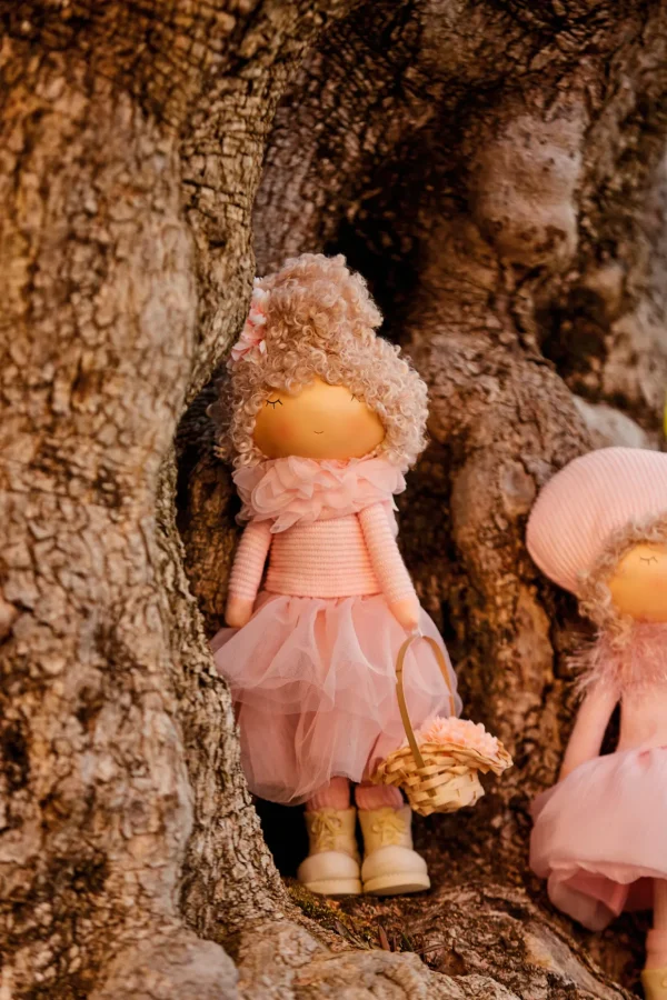 Bambola decorativa in piedi