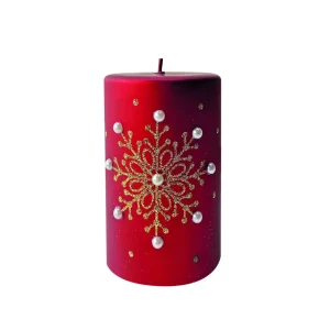 Candela cilindrica decorata con fiocco di neve glitterato e perle, disponibile in disponibile in diverse misure e colori.