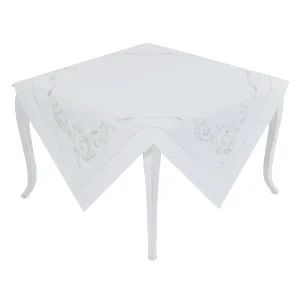 Centrotavola ricamato con bordo applicato e orlo punto a giorno