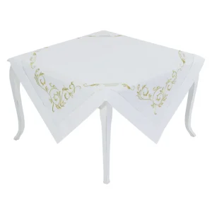 Centrotavola ricamato con bordo applicato e orlo punto a giorno