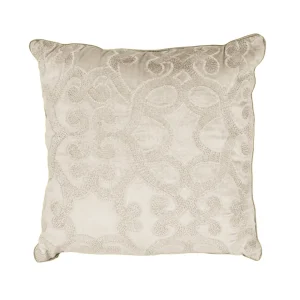 Copricuscino in velluto con ZiP lavorati con ricami e perline rientra nella linea Preziosa luxury home. Il copricuscino con ricami e perline u00e8 disponivile in diversi colori, perfetto per ogno living della tua casa.rnDimensioni: cm 45x45rnComposizione: 100% poliestere - Pack: BustarnN.b. Per l'imbottitura, l'anima all'interno, u00e8 possibile comprarla a parte, disponibile sul nostro sito.