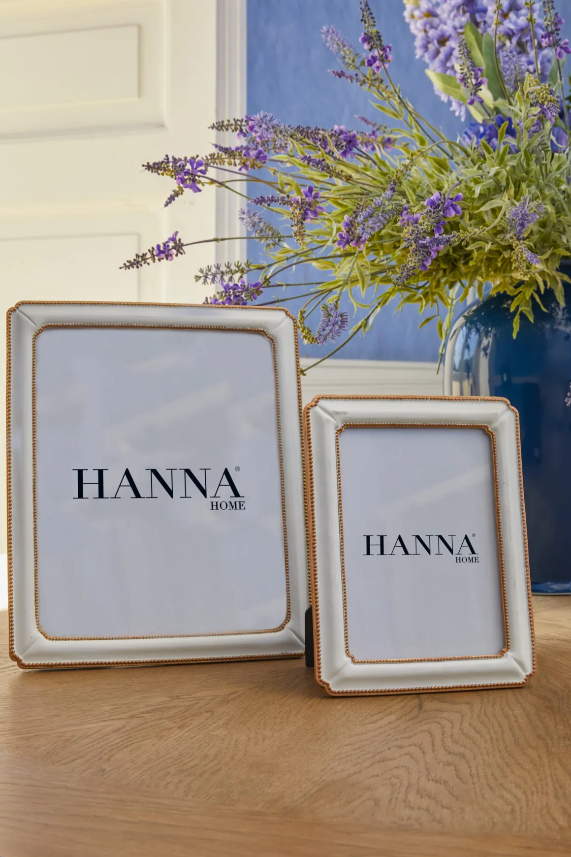 cornice_portafotouaavorio_0.webp Cornice Portafotou00a0Avorio antico rettangolare con lavorazione di palline oro in rilievo