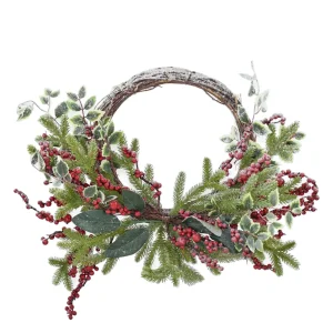 Corona con pino verde, fiocco e bacche rosse