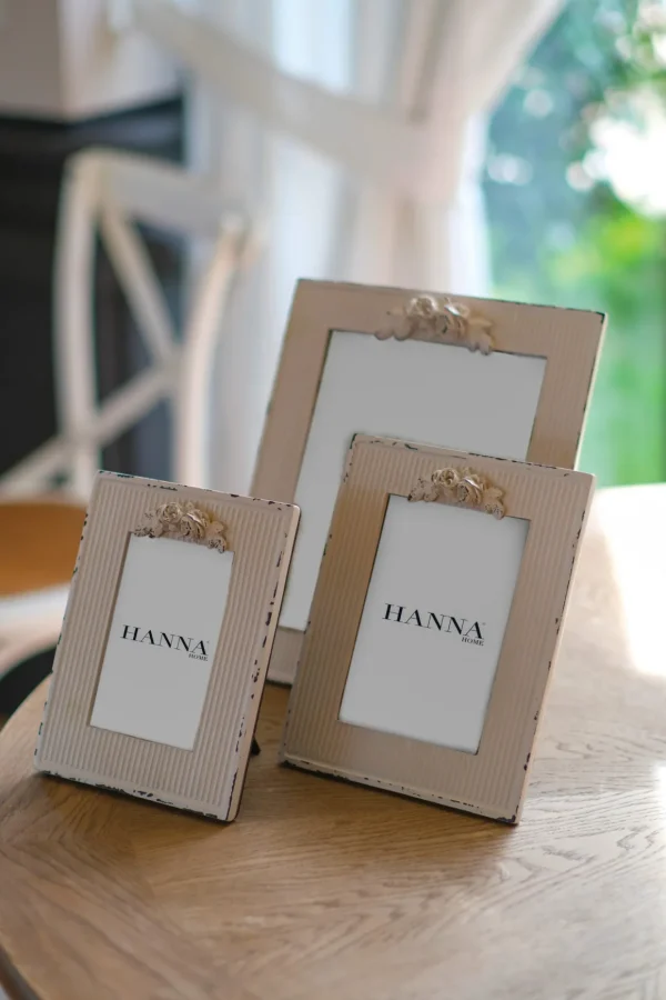 Country con ramo di rosa applicato