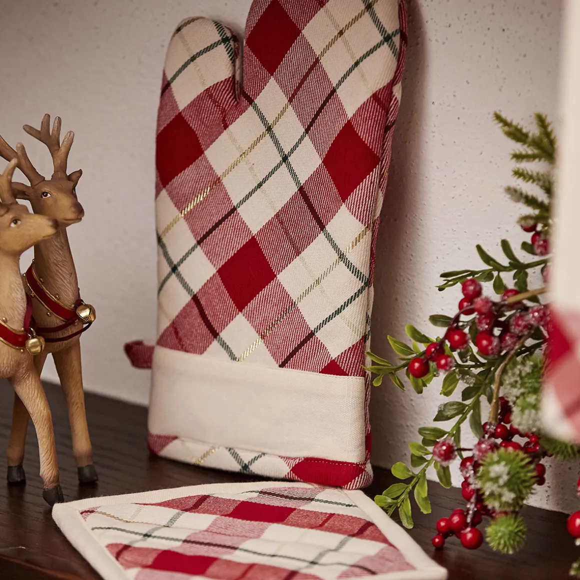 guanto_forno_e_presina_a__2.webp Guanto forno e presina a quadri con bordo tinta unita disponibile in 2 varianti colore