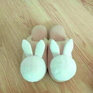 Pantofole antiscivolo con batuffolo in pelliccia e orecchie rabbit applicate