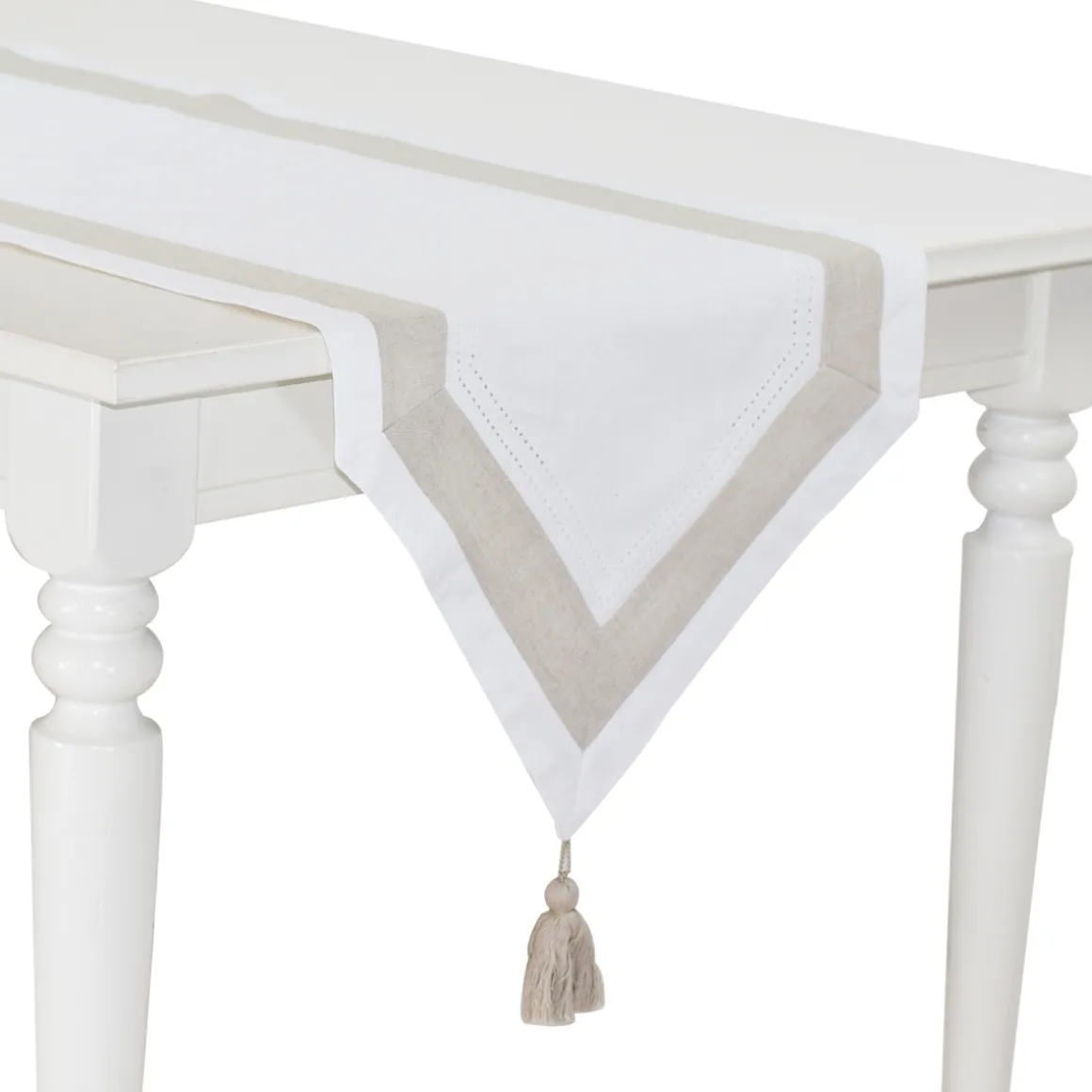 runner_orlo_a_giorno_e_ba_2.webp RUNNER ORLO A GIORNO E BALZA IN LINO DISPONIBILE IN 3 COLORI