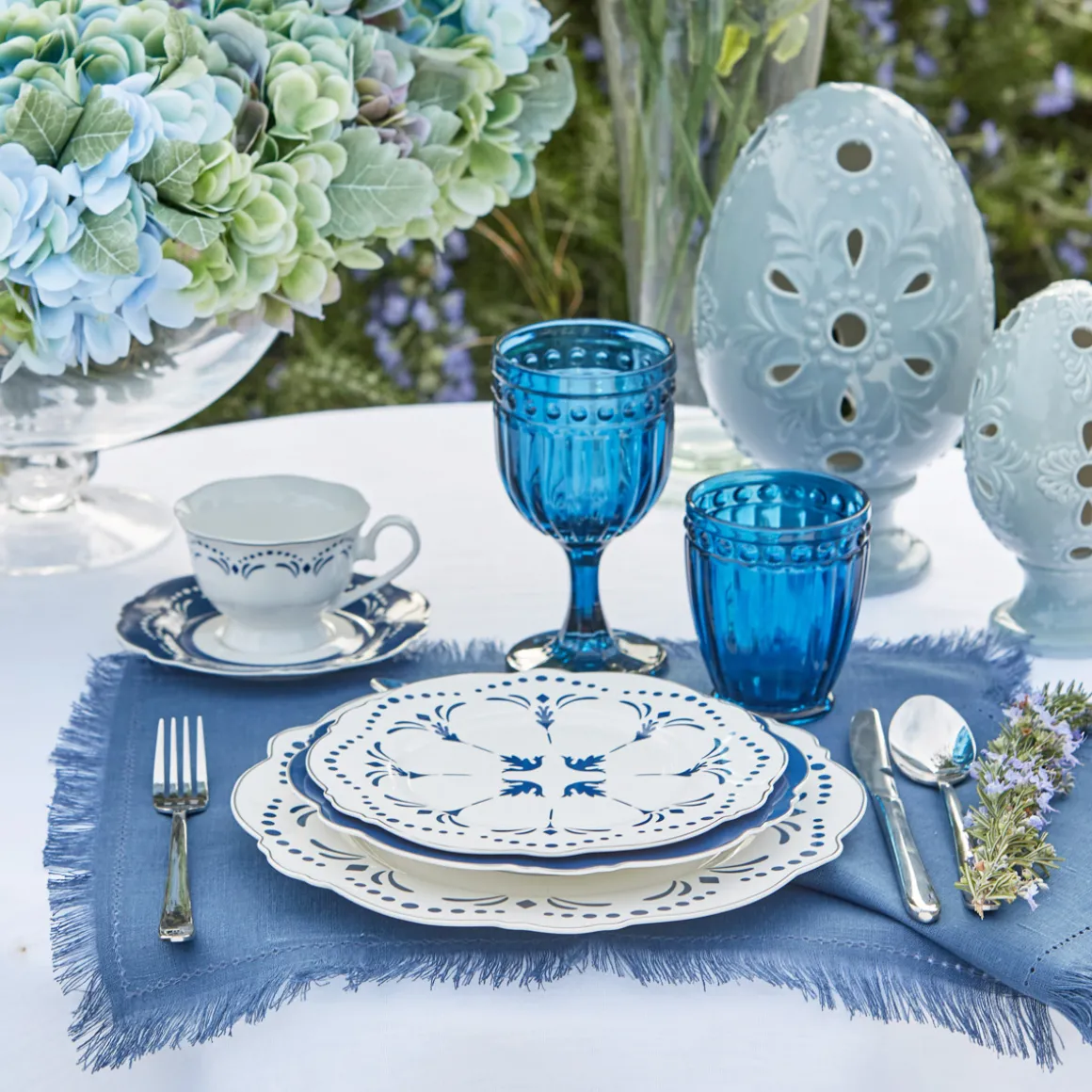 set_piatti_porcellana_new_0-2.webp Set Piatti Porcellana New Bone China decoro blu con profilo argento