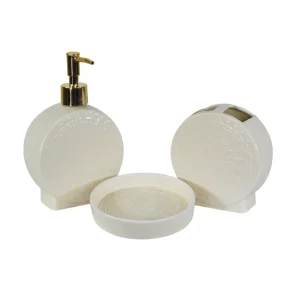 Set 3pz accessori bagno con lavorazione in rilievo disponibile in 3 varianti di colore