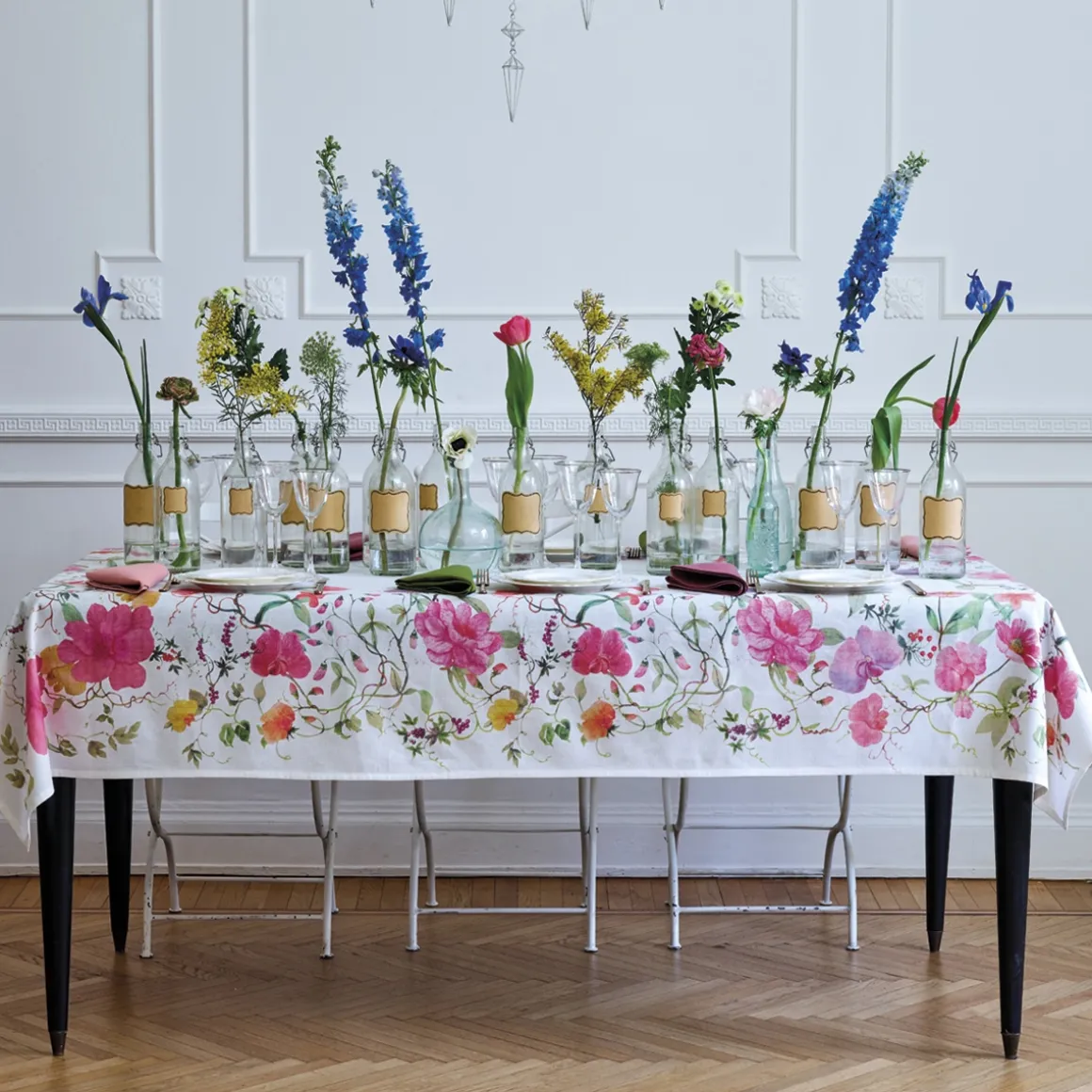 tovaglia_in_lino_e_cotone_0-2.webp TOVAGLIA IN LINO E COTONE CON STAMPA FLOREALE