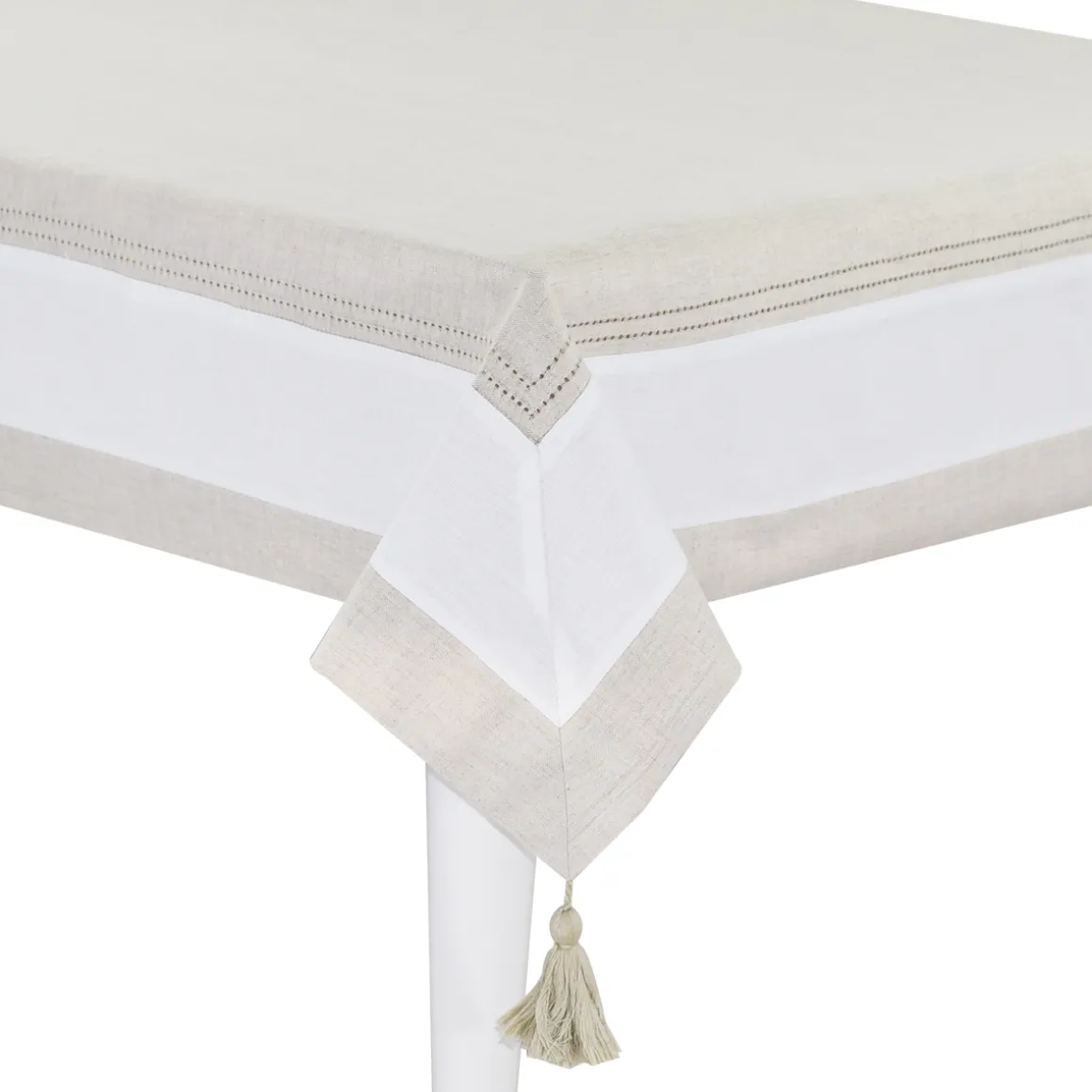 tovaglia_orlo_a_giorno_e__1.webp TOVAGLIA ORLO A GIORNO E BALZA IN LINO DISPONIBILE IN 3 COLORI